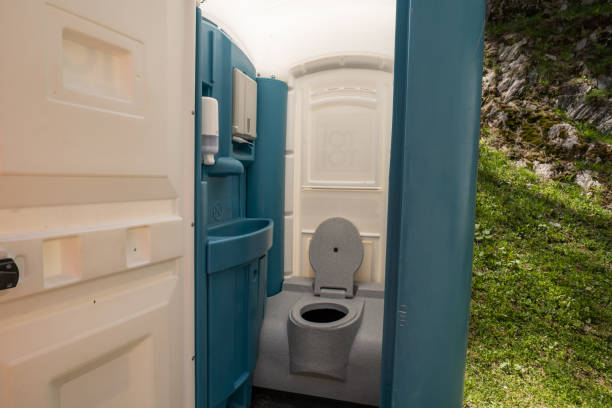 Best Porta potty rental near me  in Reedsburg, WI
